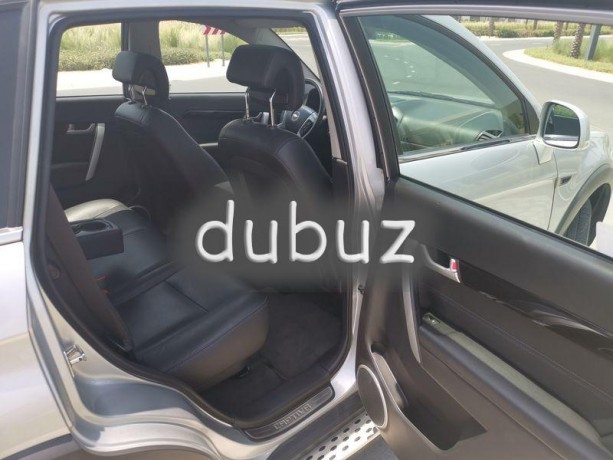 captiva-ltz-european-lady-drevin-in-showroom-condition-big-4
