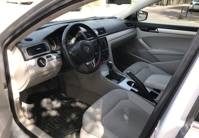 accident-free-original-paint-2014-se-gcc-vw-passat-big-7