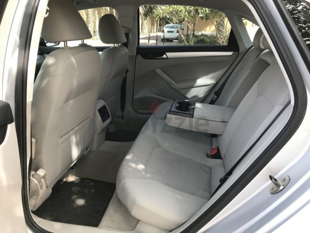 accident-free-original-paint-2014-se-gcc-vw-passat-big-5