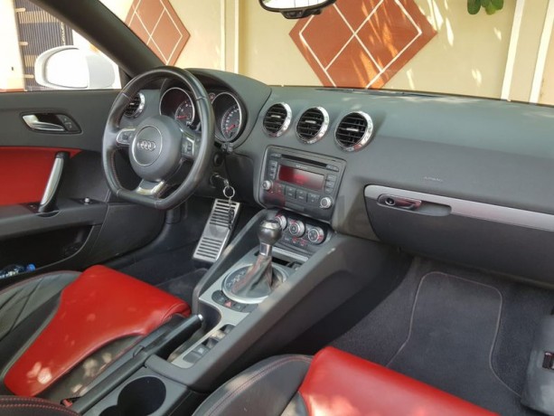 convertible-audi-tt-20-tfsi-turbo-s-line-big-10