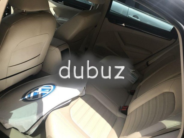 passat-mid-option-with-sunroof-big-7