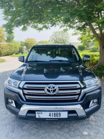 land-cruiser-gxr-v8-for-sale-big-3