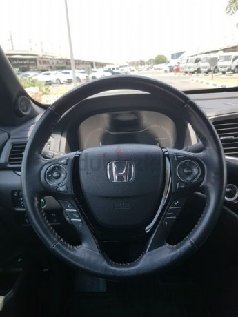 honda-pickup-ridgeline-sunroof-back-up-camera-push-to-start-aed-1717-monthly-0-dp-big-0