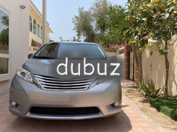 toyota-sienna-xle-2013-big-18
