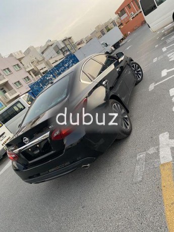 nissan-altima-black-2018-sl-big-3