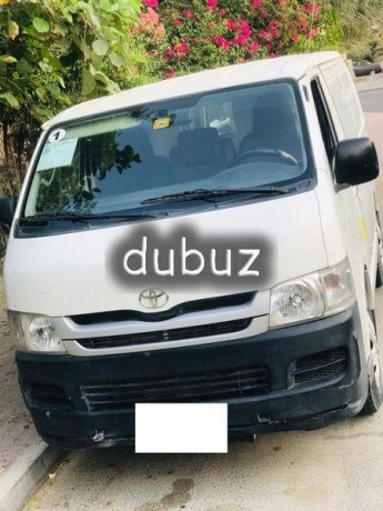 toyota-hiace-2008-delivery-van-big-5