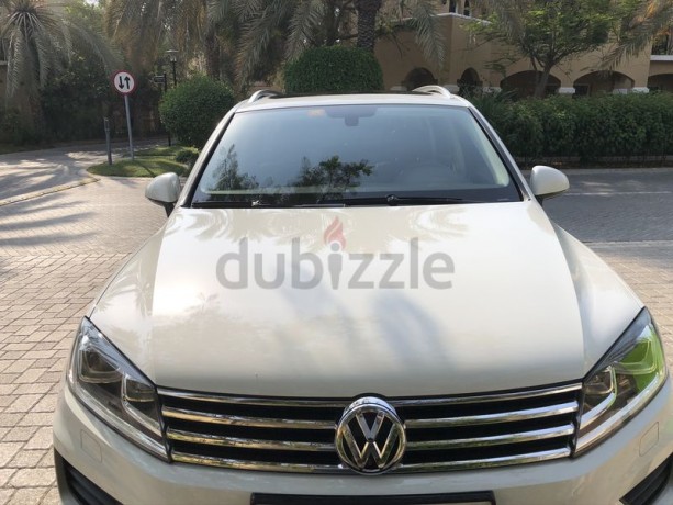 2016-vw-touareg-like-new-big-4