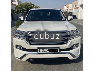 
                            
                            TOYOTA LAND CRUISER 5.7 V8 VXR
                            
                        