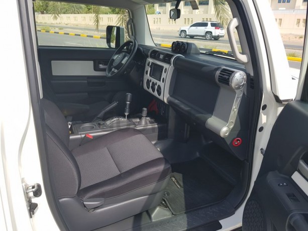 toyota-fj-cruiser-in-excellent-condition-big-1