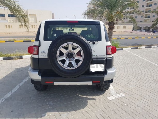 toyota-fj-cruiser-in-excellent-condition-big-0