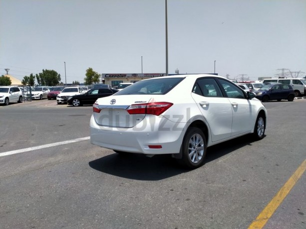 toyota-corolla-18-gcc-specs-big-12