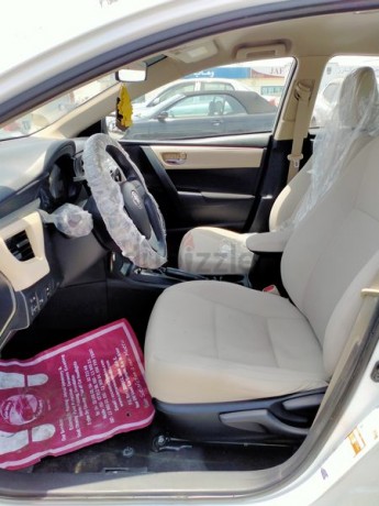 toyota-corolla-18-gcc-specs-big-7