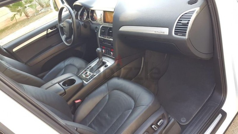 exclusive-audi-q7-v8-42-s-line-quattro-special-carbon-fiber-edition-100-accidents-free-gcc-big-0
