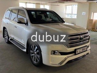
                            
                            Land Cruiser 2018 VXR / V8 5.7L low mileage Al Futtaim
                            
                        