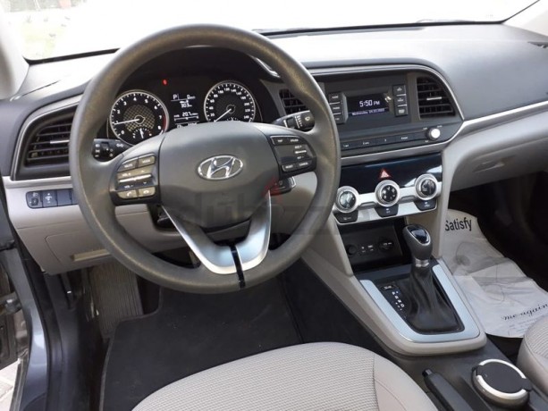 gcc-16l-like-new-brand-hyundai-elantra-2019-gccfull-agency-recordperfect-car-big-5