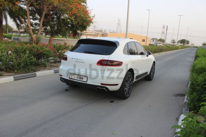 porsche-macan-turbo-2014-gcc-specs-big-12