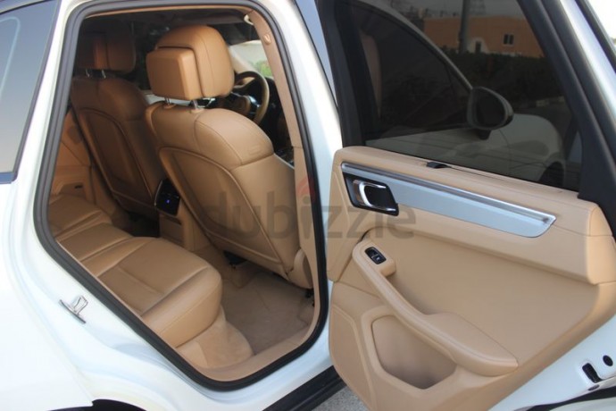 porsche-macan-turbo-2014-gcc-specs-big-11