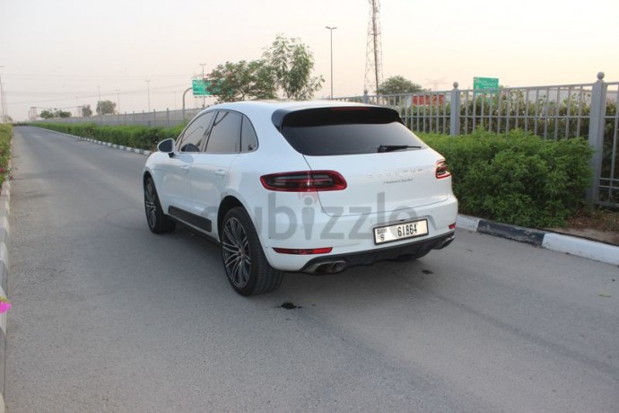 porsche-macan-turbo-2014-gcc-specs-big-3