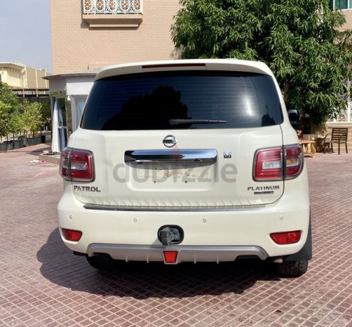 nissan-platinum-full-option-v8-400hp-perfect-condition-under-warranty-until-2022-big-4