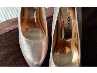 
                        14 Cm brand new high heels                                            