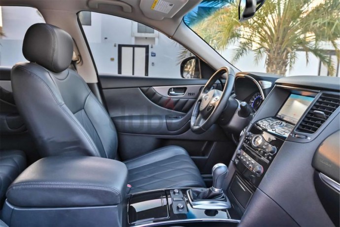 aed-2233-per-month-0-dp-infiniti-qx70-agency-warranty-low-mileage-big-5