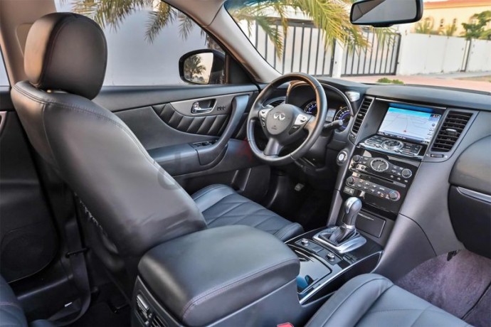 aed-2233-per-month-0-dp-infiniti-qx70-agency-warranty-low-mileage-big-4