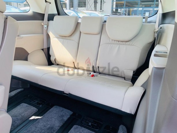 honda-odyssey-2017-gray-gcc-specification-big-2