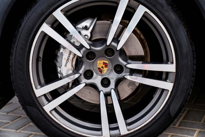 aed-2114-per-month-0-dp-porsche-cayenne-s-v8-spectacular-condition-fully-loaded-big-14