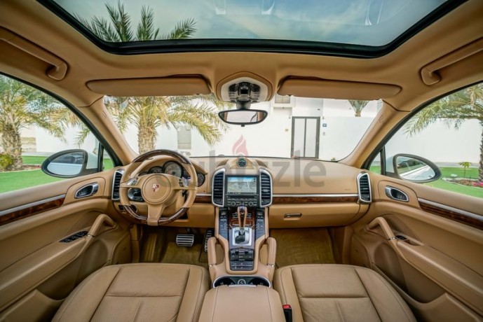 aed-2114-per-month-0-dp-porsche-cayenne-s-v8-spectacular-condition-fully-loaded-big-10