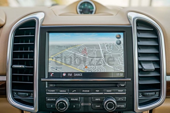 aed-2114-per-month-0-dp-porsche-cayenne-s-v8-spectacular-condition-fully-loaded-big-7