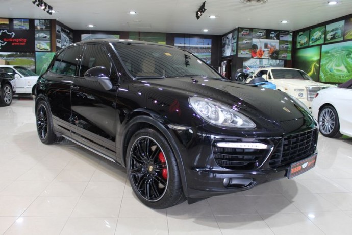 porsche-cayenne-turbo-2011-modelgcc-spec-good-condition-big-8