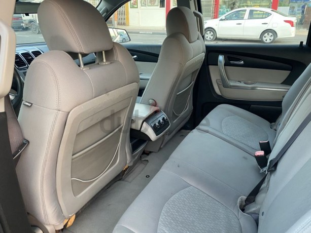 for-sale-gmc-acadia-2008-model-mid-renge-7seter-gcc-big-12
