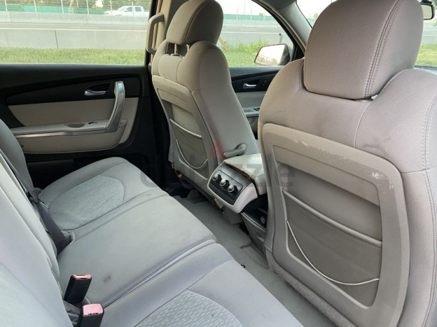 for-sale-gmc-acadia-2008-model-mid-renge-7seter-gcc-big-9