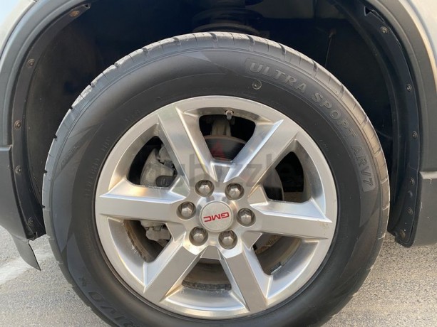 for-sale-gmc-acadia-2008-model-mid-renge-7seter-gcc-big-5