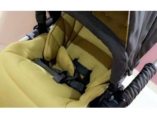 
                        عربانه اطفال مع سرير رضيع متحرك                                            