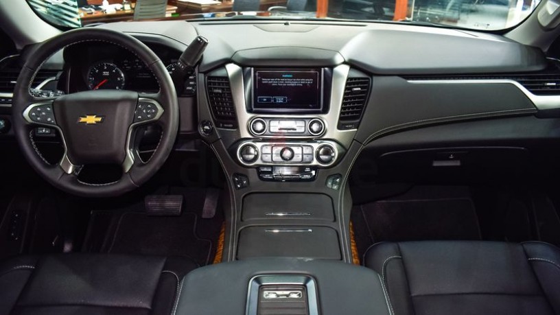 chevrolet-tahoe-rst-v8-big-7