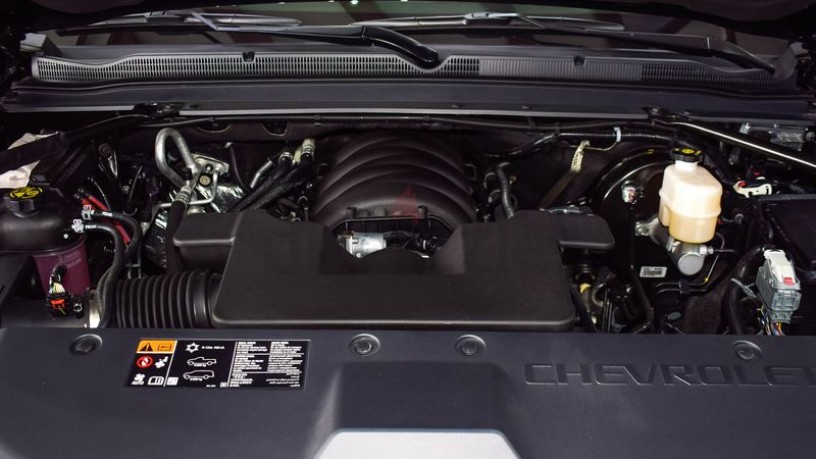 chevrolet-tahoe-rst-v8-big-1