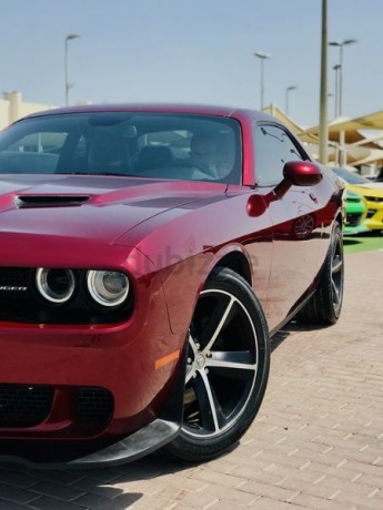 wine-redrwdalcoa-forged-20-srt-wheelsoriginal-leather-seatsairbagsbig-touch-screenlow-mileage-big-8
