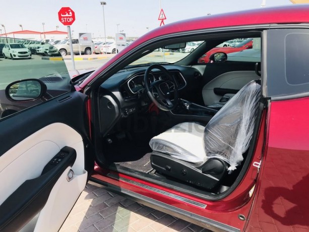 wine-redrwdalcoa-forged-20-srt-wheelsoriginal-leather-seatsairbagsbig-touch-screenlow-mileage-big-2