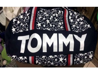 
                        TOMMY GYM BAG                                            