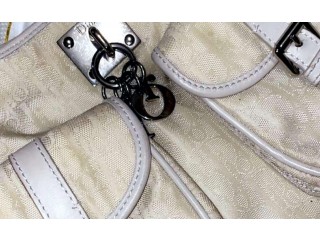 
                        Used Hand Bags for sale in Abu Dhabi                                            