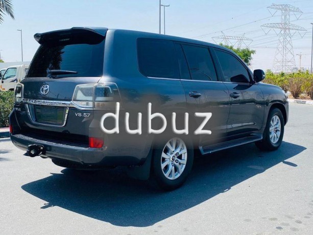 toyota-land-cruiser-vxr-v8-57l-gcc-khlyjy-big-3