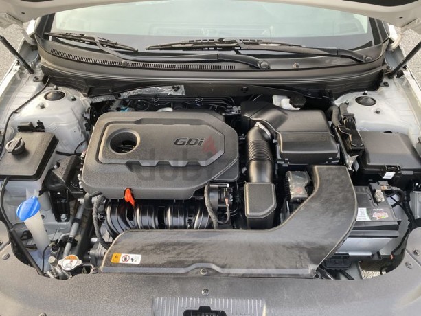 hyundai-soanata-silver-2015-clean-and-in-very-good-condition-big-2