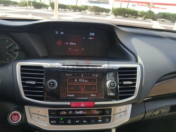 2013-honda-accord-in-immaculate-condition-big-4