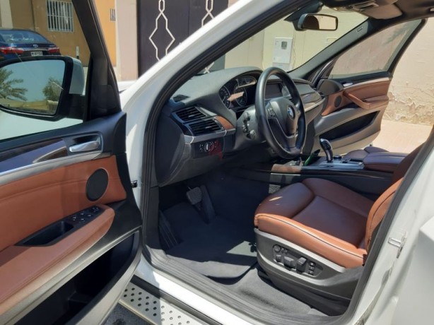 2013-bmw-x5v850x-drive-gcc-big-9