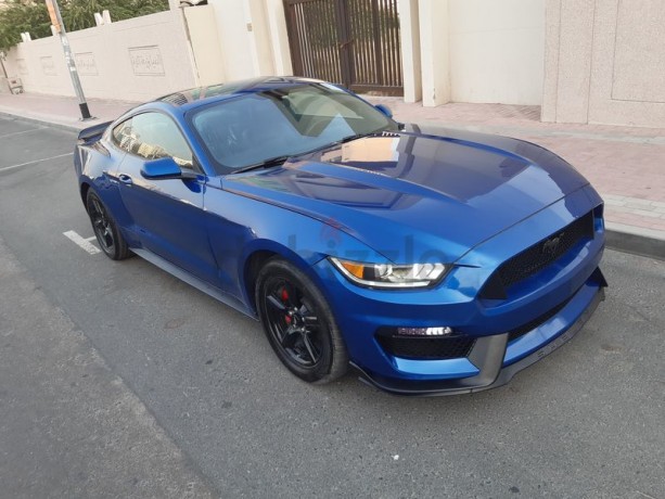 2017-mustang-coupe-6-cylinder-big-11
