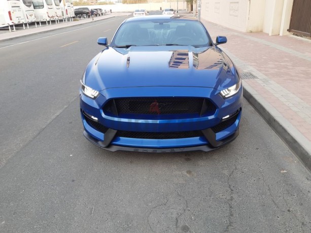 2017-mustang-coupe-6-cylinder-big-3