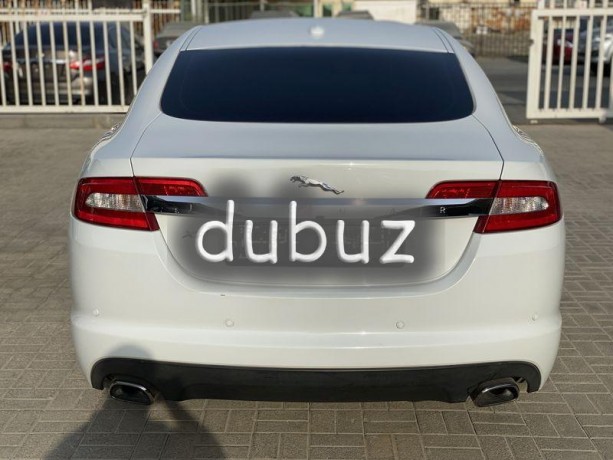 jaguar-xf-2011-model-gcc-big-10