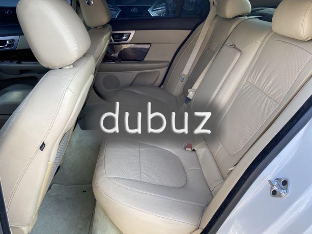 jaguar-xf-2011-model-gcc-big-5