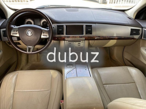 jaguar-xf-2011-model-gcc-big-3